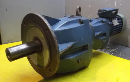 Vem ZG3/1KMR63G4 Getriebemotor 0,37 kW 9 U/min – RESALE
