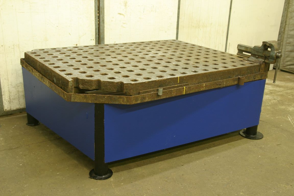 Guss 2100/1700/H1030 mm Aufspannplatte