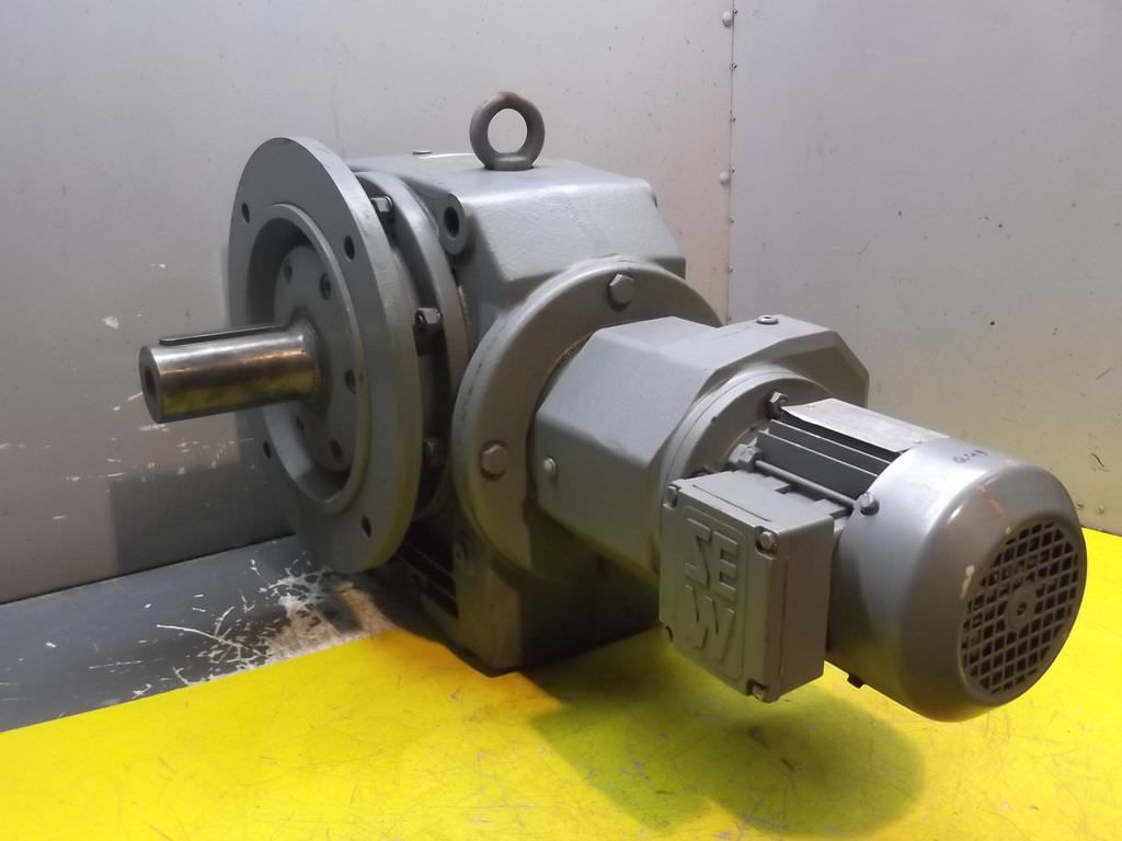 SEW Eurodrive SF82R62DT71D-4 Getriebemotor 0,37 kW 0,49 U/min