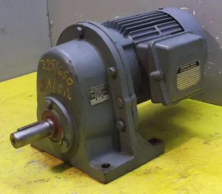 Bauer DKP8842E/200 Getriebemotor 0,075/0,15 kW 325/650 U/min – RESALE