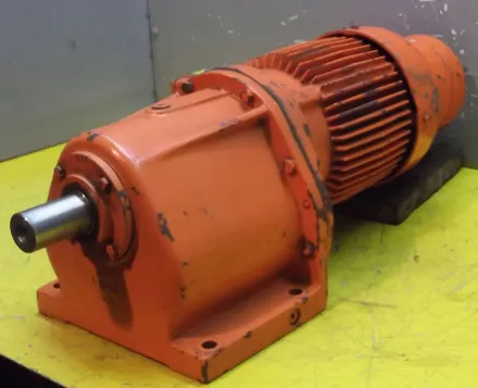 Bauer G12-11/DPK8122-200-SG Getriebemotor 0,063/0,4 kW 13/80 U/min – RESALE