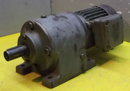 Sew R52VD71N-4 Getriebemotor 0,37 kW 160 U/min – RESALE