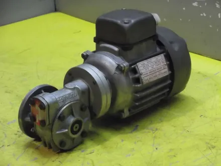 Bonfiglioli 56BN/4 Getriebemotor 0,12 kW 140 U/min – RESALE