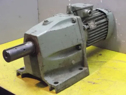 Vem ZG3KMR80G8 Getriebemotor 0,33 kW 16 U/min – RESALE