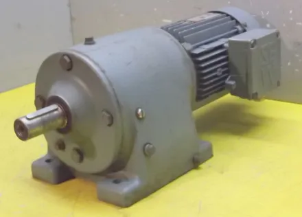 Sew Eurodrive R60DT80K4 Getriebemotor 0,55 kW 50 U/min – RESALE
