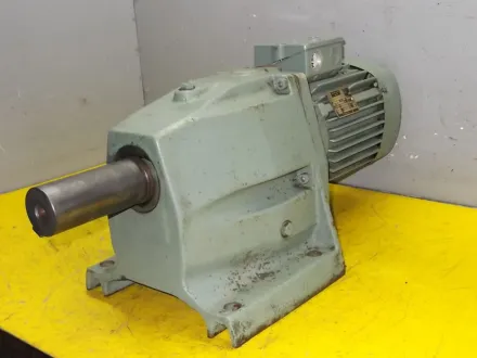 Vem ZG3KMR80K4 Getriebemotor 0,8 kW 31,5 U/min – RESALE