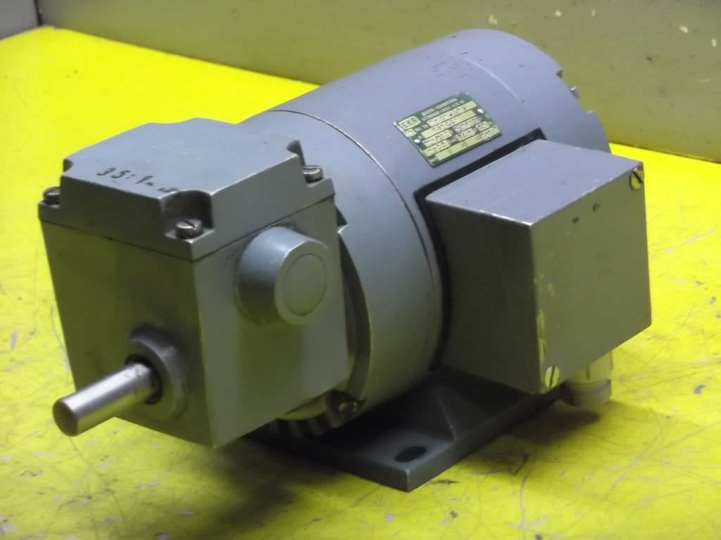 EKA DG90-40K Getriebemotor 0,14 kW 80 U/min
