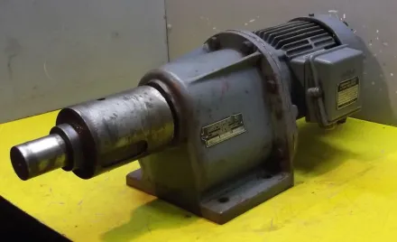 Bauer DK881AVZ/200 Getriebemotor 0,18 kW 19 U/min – RESALE