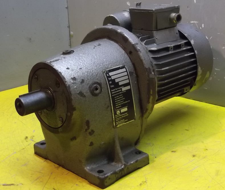 Siemens 1LF3080-2A521Z Getriebemotor 0,55 kW 125 U/min