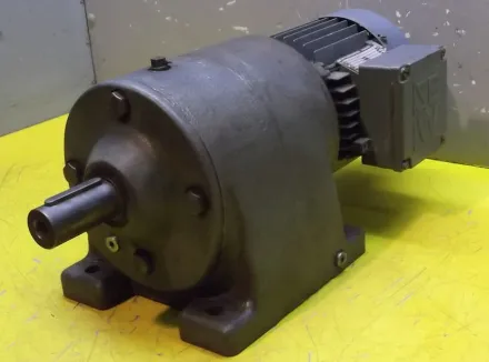 Sew Eurodrive R60DT71D4 Getriebemotor 0,37 kW 125 U/min – RESALE