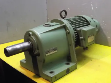 Bauer DK963/216 Getriebemotor 0,75 kW 21,5 U/min – RESALE
