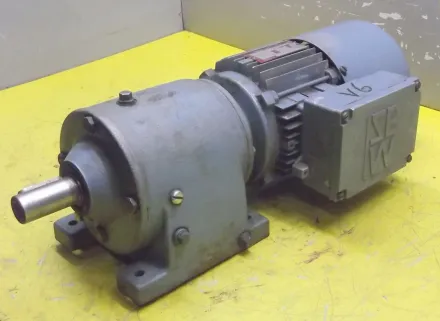 Sew Eurodrive R40DT71C4BH Getriebemotor 0,25 kW 41 U/min – RESALE