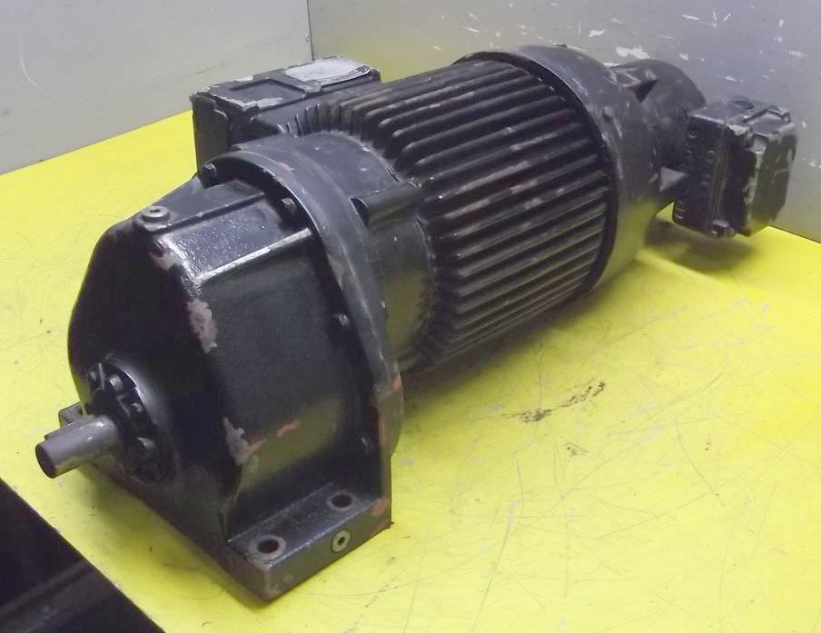 Bauer G11-10/DPK982-241 Getriebemotor 0,36/1,4 kW 103/420 U/min