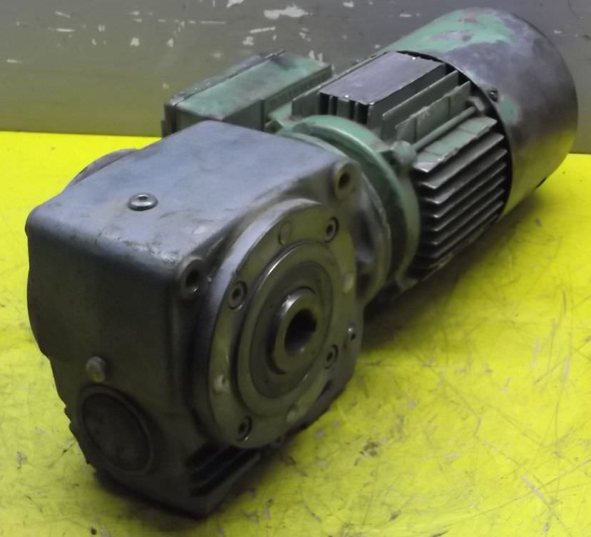 SEW Eurodrive SA40DT71C-4BN05 Getriebemotor 0,25 kW 12 U/min