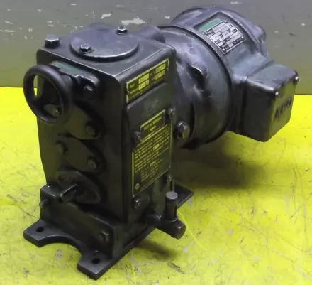 Aeg NKP33f-2 regelbarer Getriebemotor 0,175 kW 450-4000 U/min – RESALE