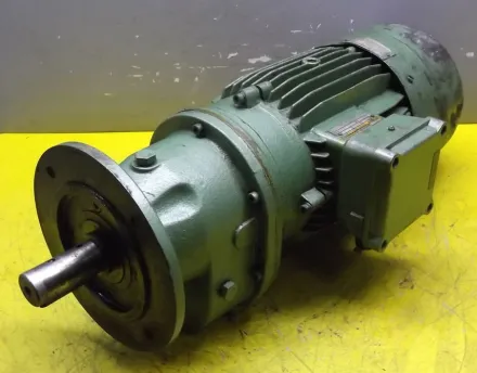 Bockwoldt CB2-100I/4DFBR Getriebemotor 2,2 kW 223 U/min – RESALE