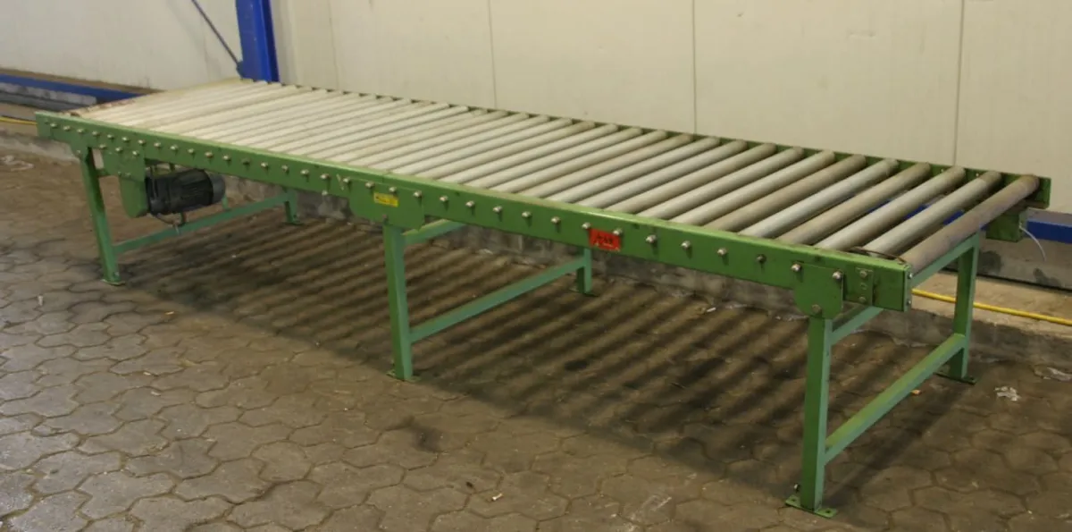 Typ 900 x 3.600 mm Rollenbahn angetrieben