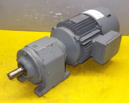 Sew Eurodrive R43DT90S4BMG/HF/TF Getriebemotor 1,1 kW 97 U/min – RESALE