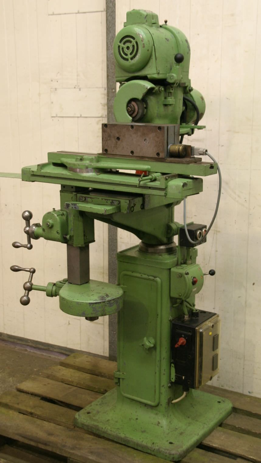Stehle mit Magnetplatte Tool grinding machine