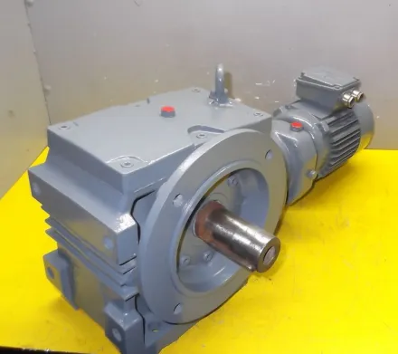 Sew Eurodrive B3 Winkel Getriebemotor 0,12/0,25 kW 0,8/1,6 U/min – RESALE