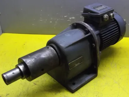 Bauer DK881AV/200 Getriebemotor 0,18 kW 20,5 U/min – RESALE