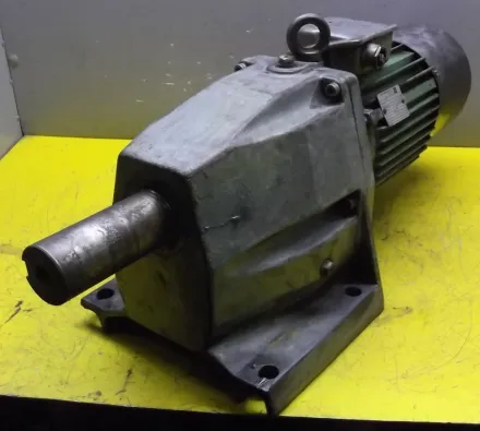 Vem KPER90L4 Getriebemotor 1,5 kW 40 U/min – RESALE