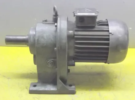 Vem Z3KR90,1/4 Getriebemotor 0,8 kW 80 U/min – RESALE