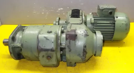 Sew RF53VD80N-6RK1 regelbarer Getriebemotor 0,55 kW 4,4-26 U/min – RESALE