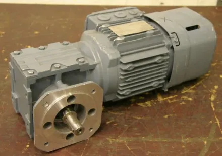Sew Eurodrive WF30DRS80S4BE1 Getriebemotor 0,75 kW 98 U/min – RESALE