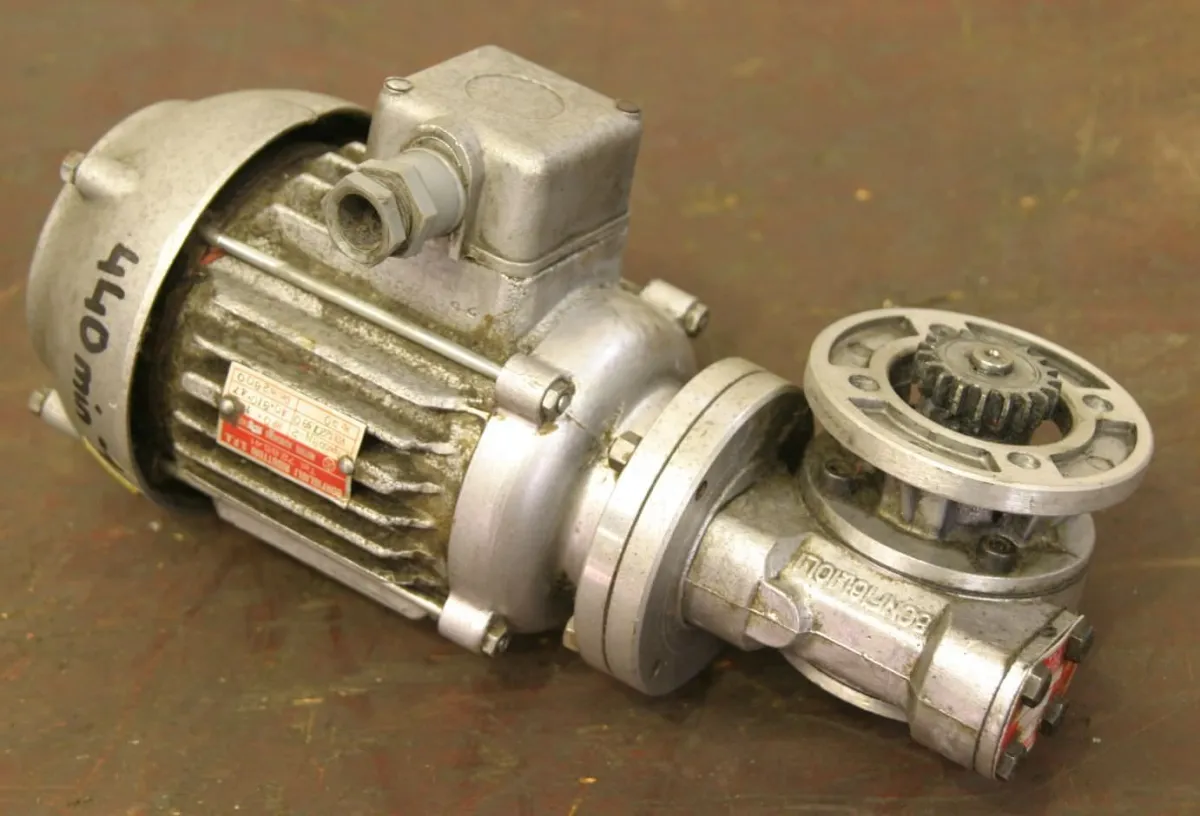 Bonfiglioli 55BN-2 Getriebemotor 0,12 kW 440 U/min