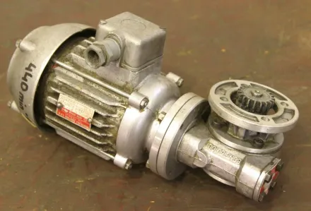 Bonfiglioli 55BN-2 Getriebemotor 0,12 kW 440 U/min – RESALE