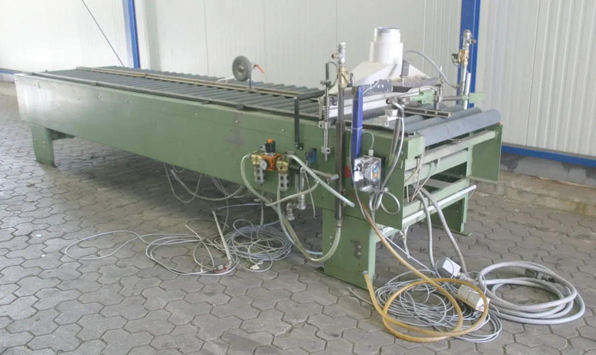 Wemhöner Typ 950 x 4600 mm Driven roller conveyor