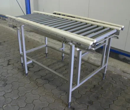 Edelstahl Typ 640/2000/H1140 Rollenbahn angetrieben – RESALE