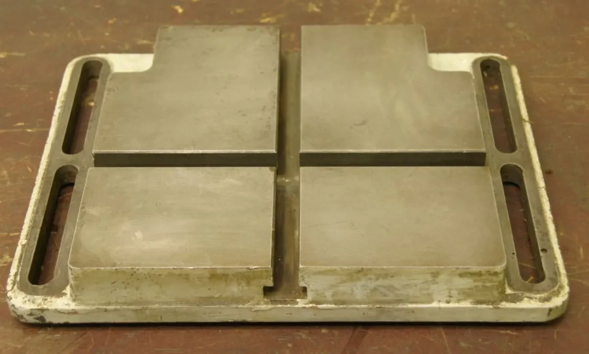 Guss 330/260/H40 mm Aufspannplatte mit T Nut