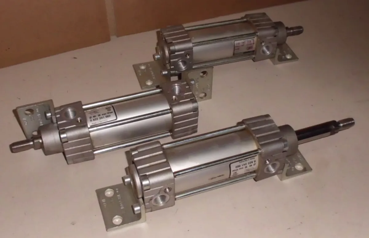 Bosch 0 822 241 002 Pneumatikzylinder