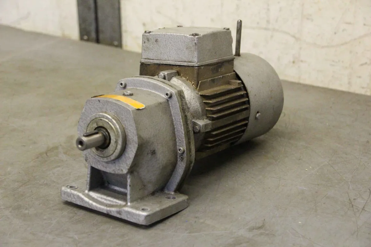 Heynau GX3-56/4-BH Getriebemotor 0,09 kW 33 U/min