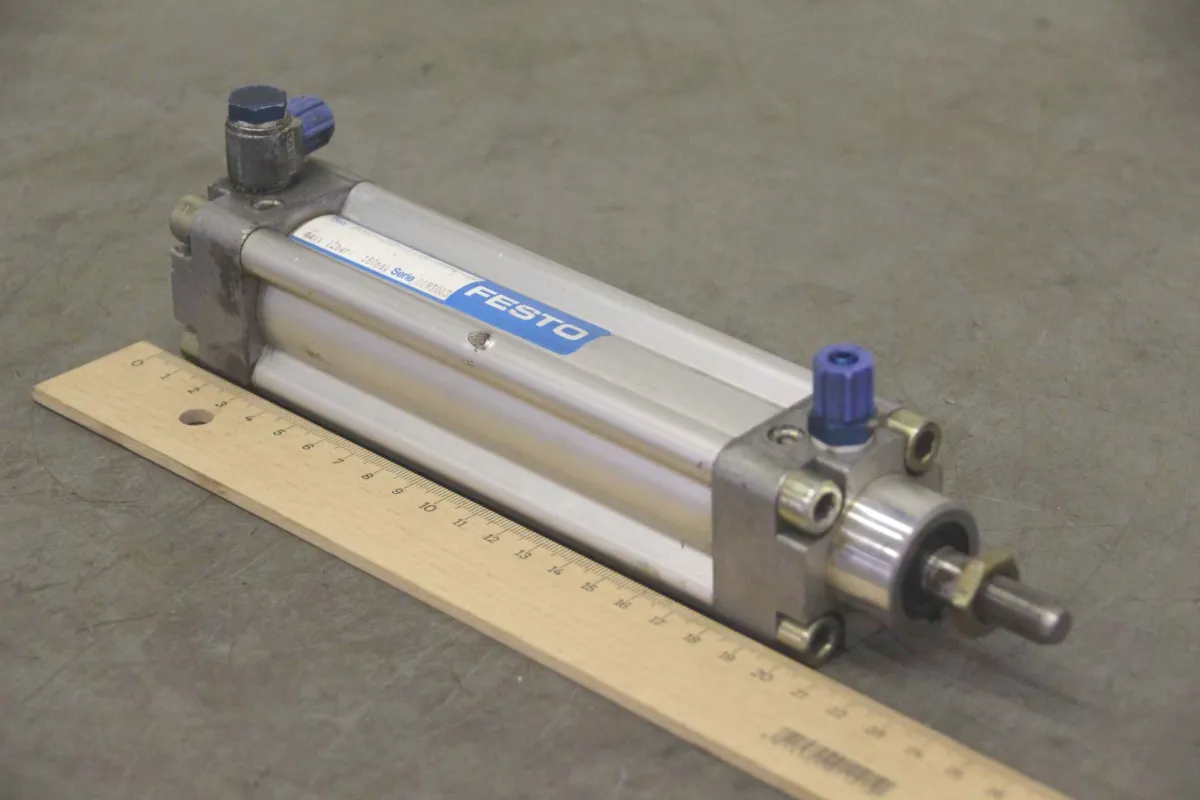 Festo DNU-32-105-PPV-A Pneumatikzylinder