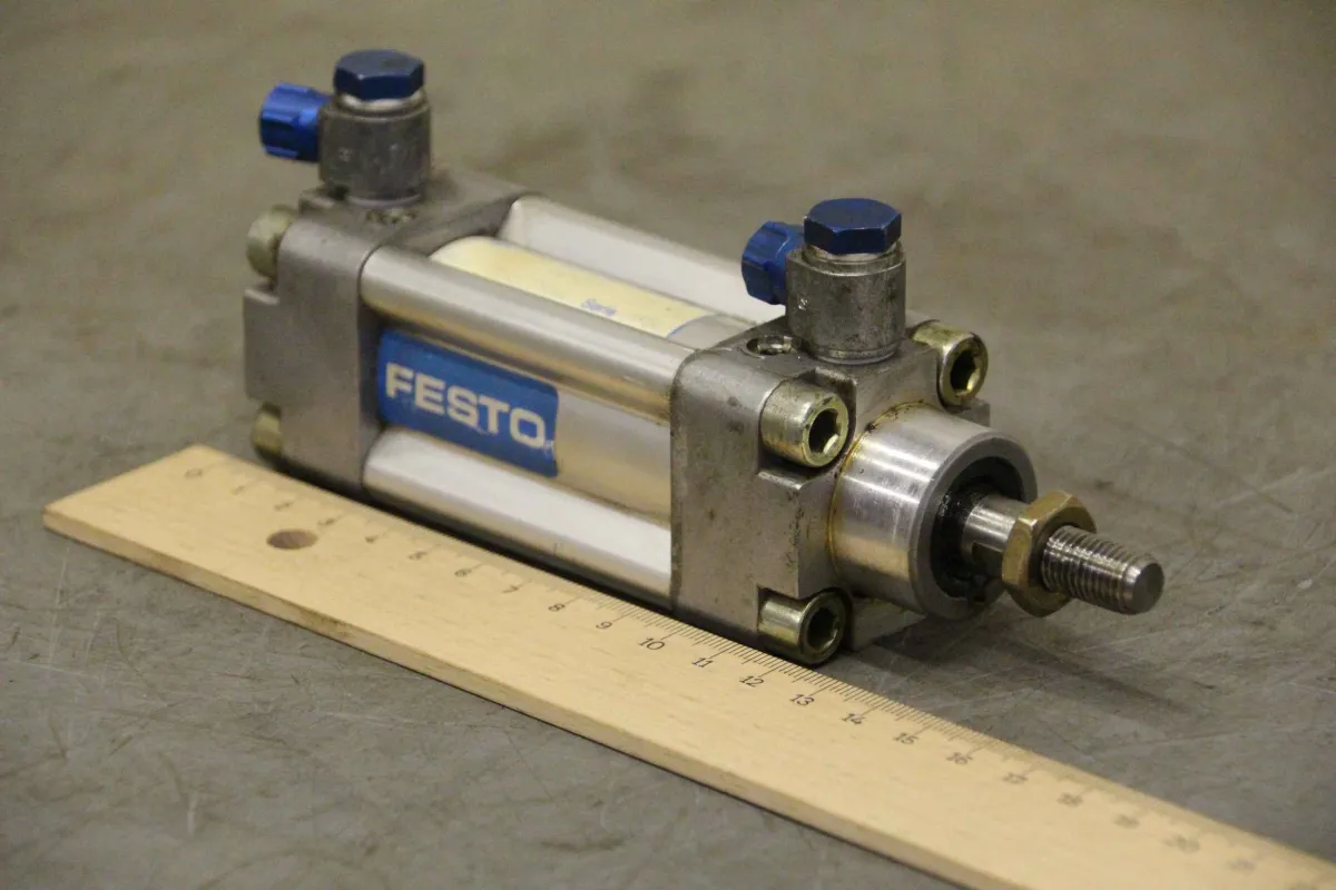 Festo DNU-32-25-PPV-A Pneumatikzylinder