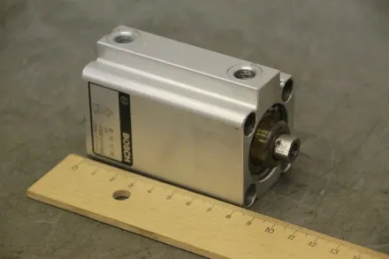 Bosch 0 822 010 049 Pneumatikzylinder – RESALE