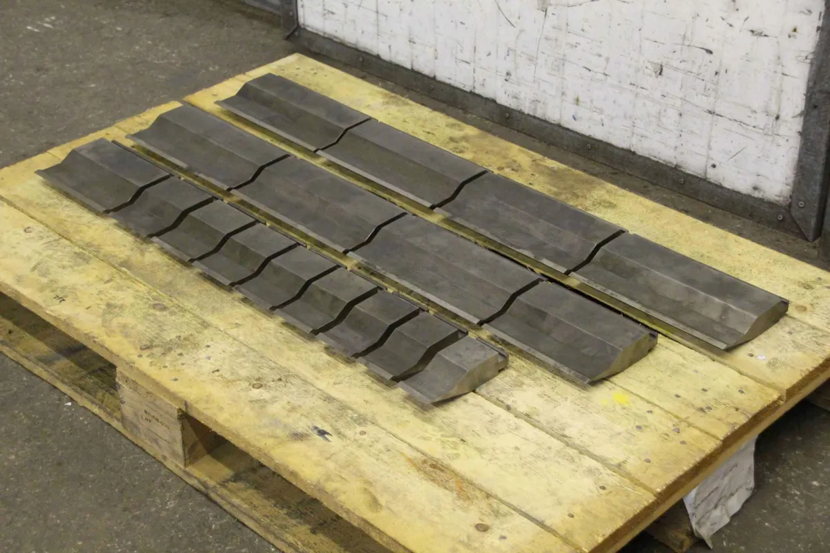 145/35 mm 30° Abkantwerkzeug geteilt 2675 mm