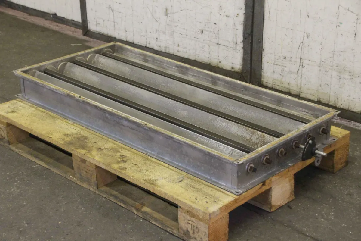 1170 x 510 mm Lüftungsklappe Lamellenlüfter
