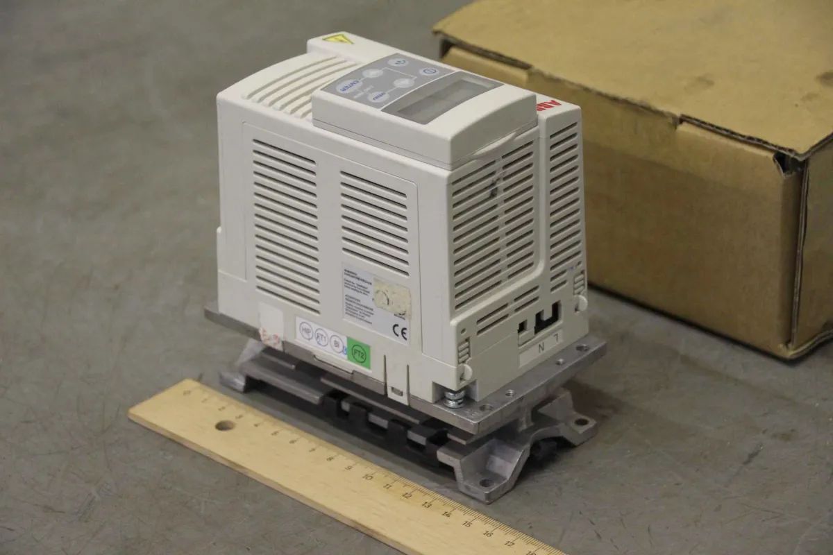 ABB ACS101-K25-1 Frequenzumrichter 0,18 kW