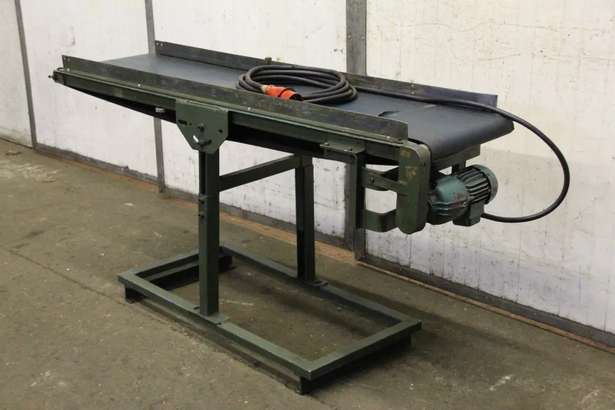 1500 x 380 mm Förderband 18,3 m/min