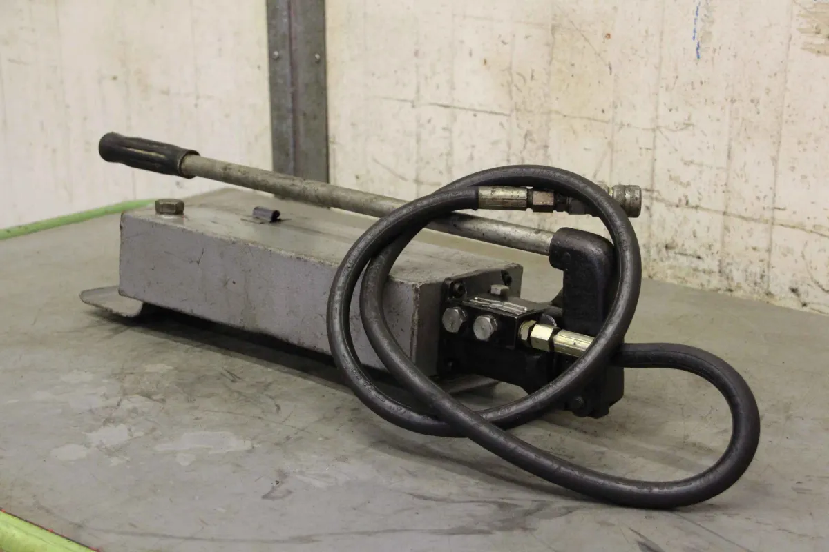 Bahco P2508 zweistufig Handhydraulikpumpe 800 bar