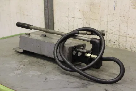 Bahco P2508 zweistufig Handhydraulikpumpe 800 bar – RESALE