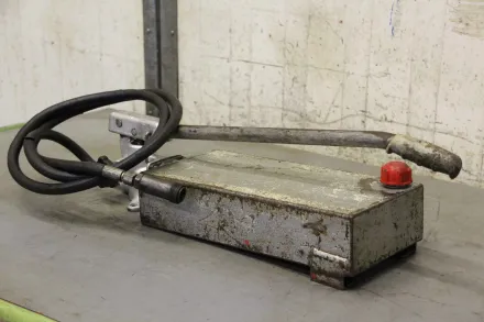 Lukas ZPH 10/25 Handhydraulikpumpe 450 bar – RESALE