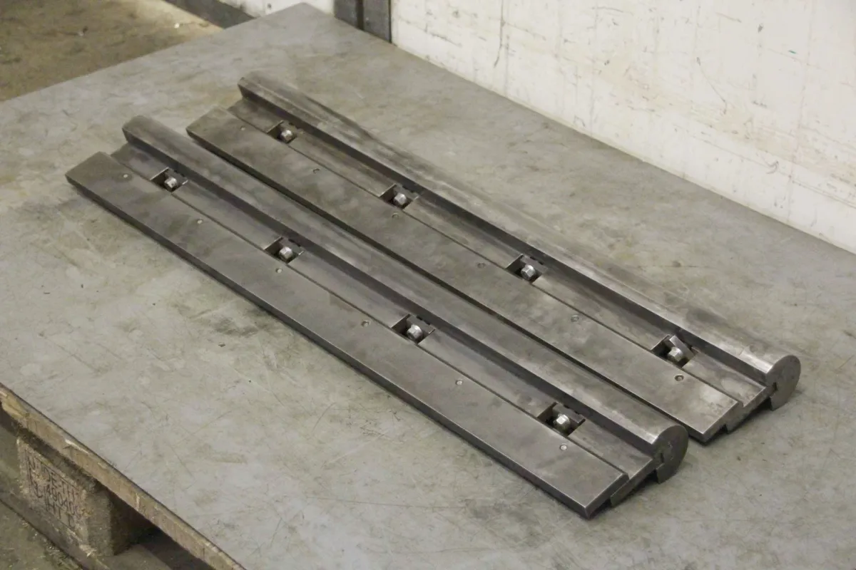 Promecam Radius 30 mm Abkantwerkzeug geteilt 1670 mm