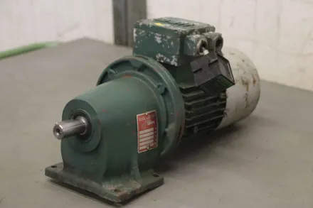 Watt Drive HG OKG 71N4 Getriebemotor 0,37 kW 246 U/min – RESALE