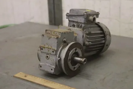 Emod SK400SUF-63L-4/2 Getriebemotor 0,15/0,19 kW 175/356 U/min – RESALE