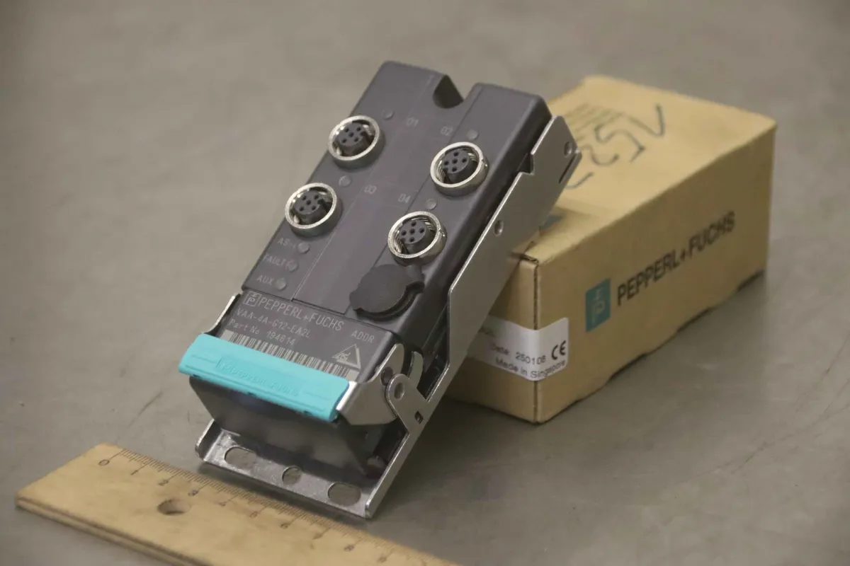 Pepperl+Fuchs VAA-4A-G12-EA2L Interface Module